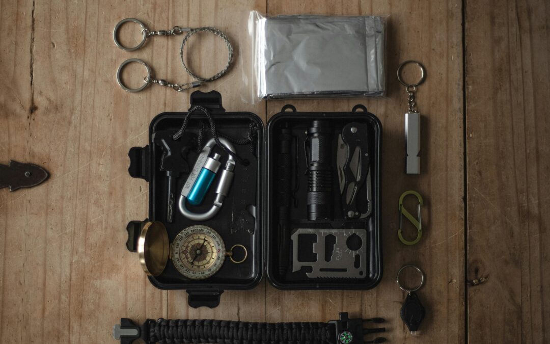 Essential Steps to Build a Basic Outdoor Survival Kit